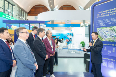 Vietnam SuperPort™ attends the world's largest logistics event