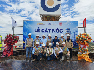 Chính thức cất nóc Đài Kiểm soát không lưu, Cảng hàng không Quảng Trị tăng tốc tiến độ